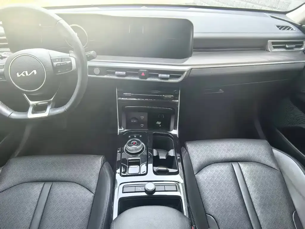 Kia K5 2024 из CN, фото 3