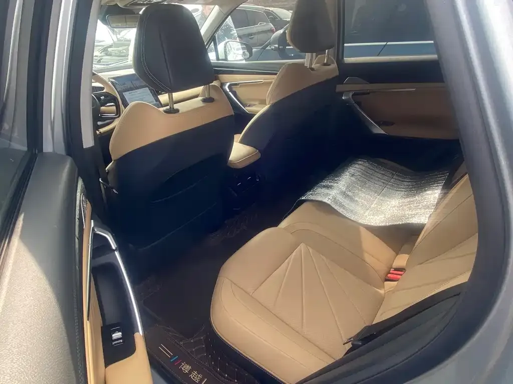 Geely Boyue L 2024 из CN, фото 2