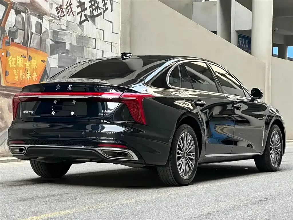 Hongqi H5 — фото 8