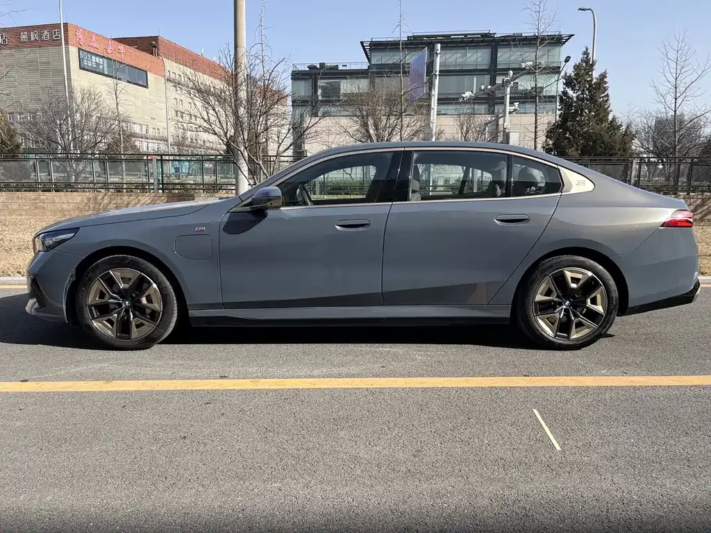 BMW i5 2025 из CN, фото 7