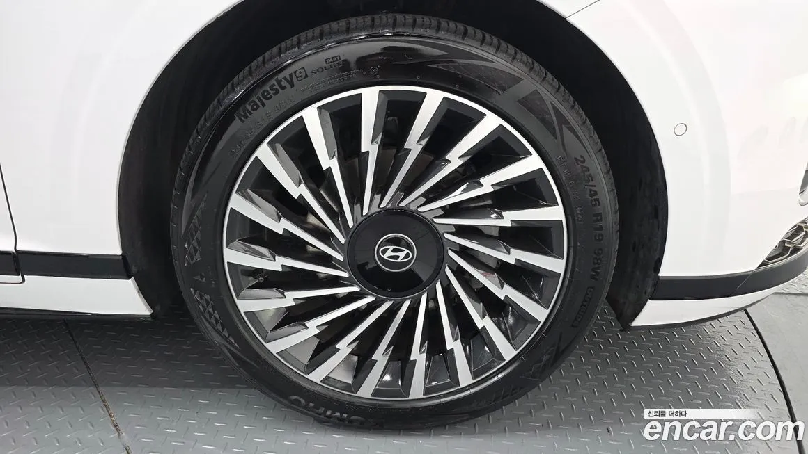 Hyundai Grandeur 2023 из KR, фото 4