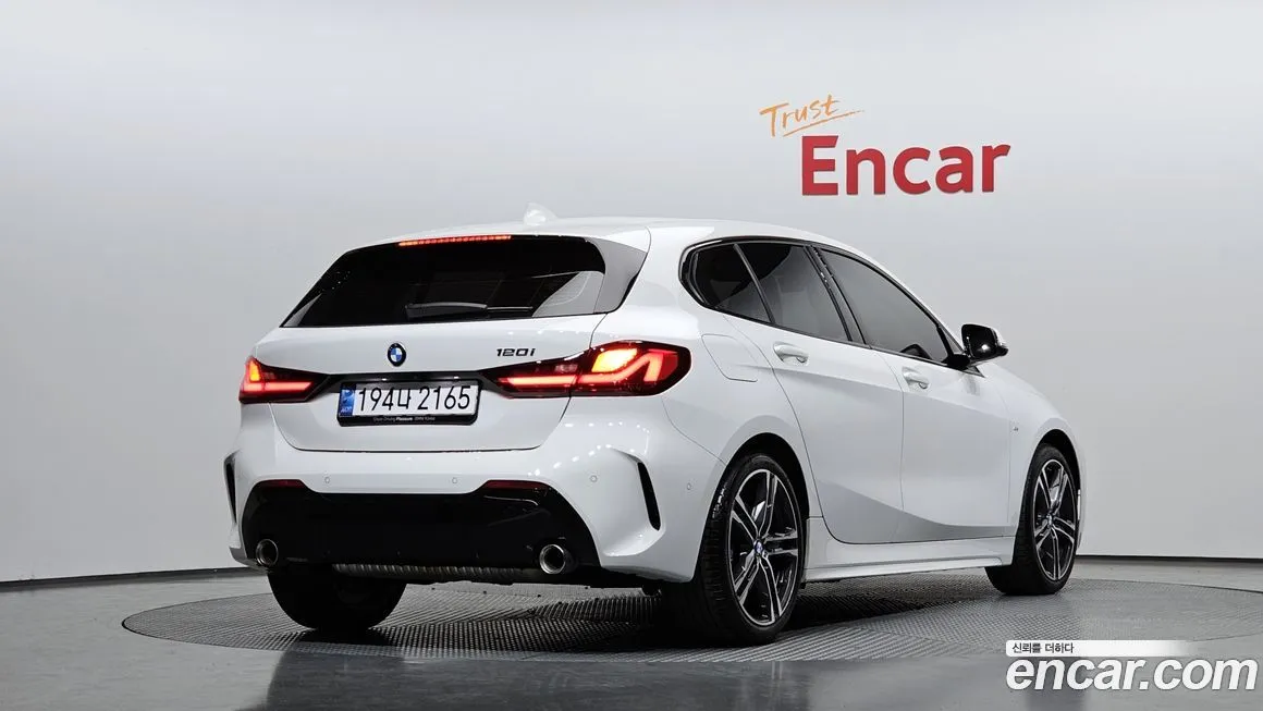 BMW 1-Series 2024 из KR, фото 3