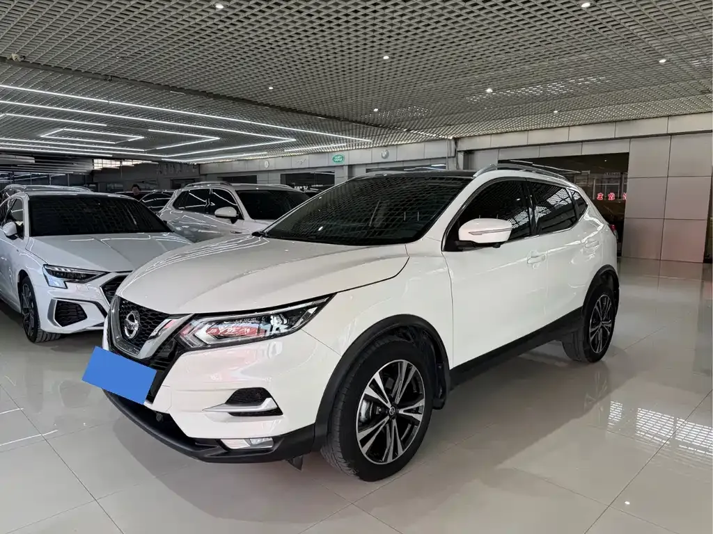Nissan Qashqai — фото 1