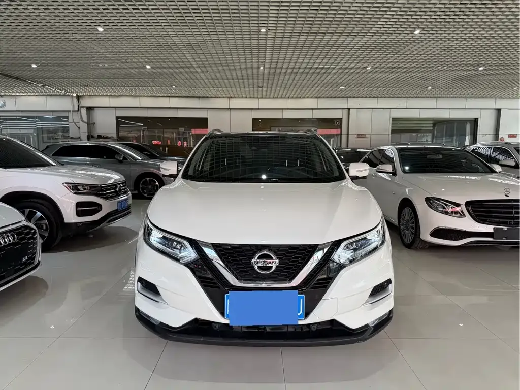 Nissan Qashqai — фото 10