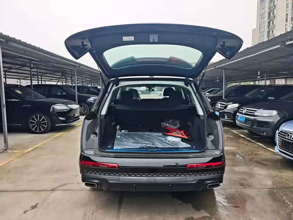 Audi Q7 2026 из CN, фото 5