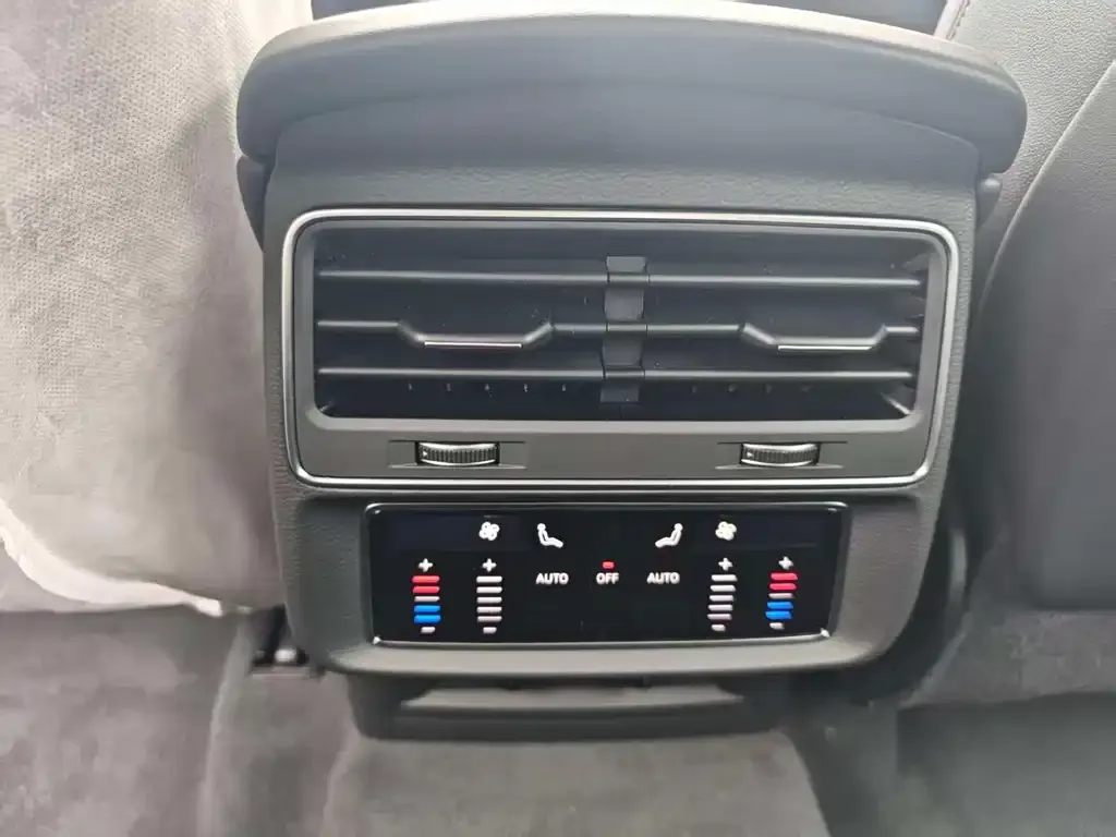 Audi Q7 2026 из CN, фото 3