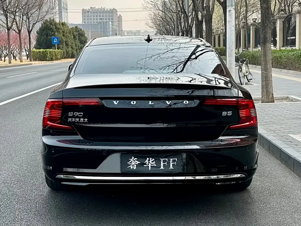 Volvo S90 2024 из CN, фото 2