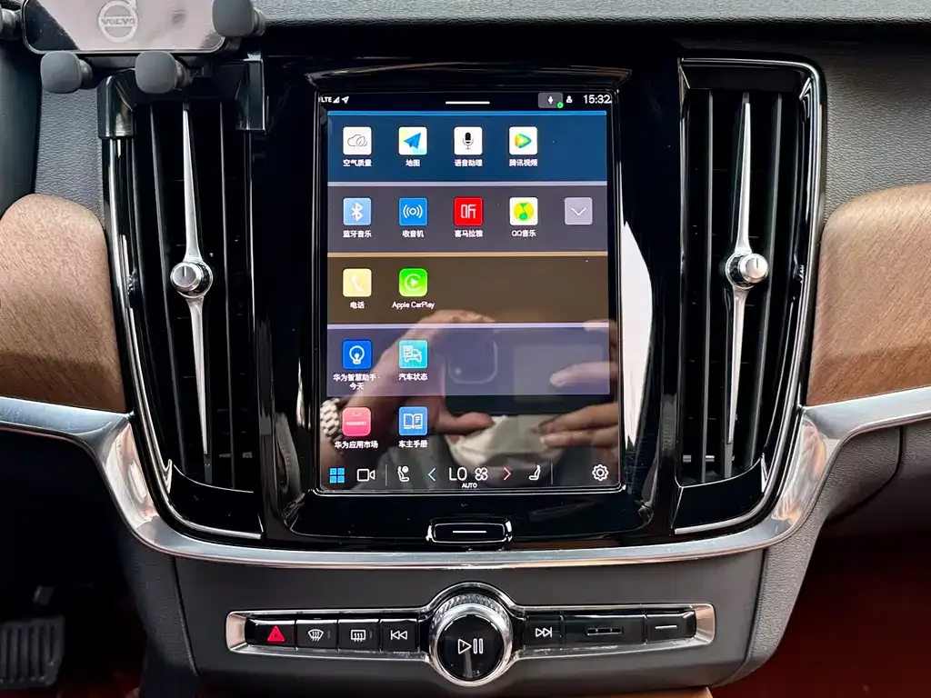 Volvo S90 2024 из CN, фото 5