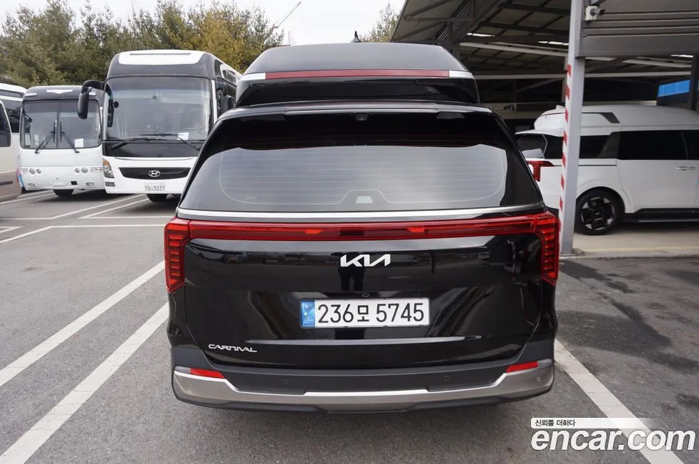 Kia Carnival — фото 10