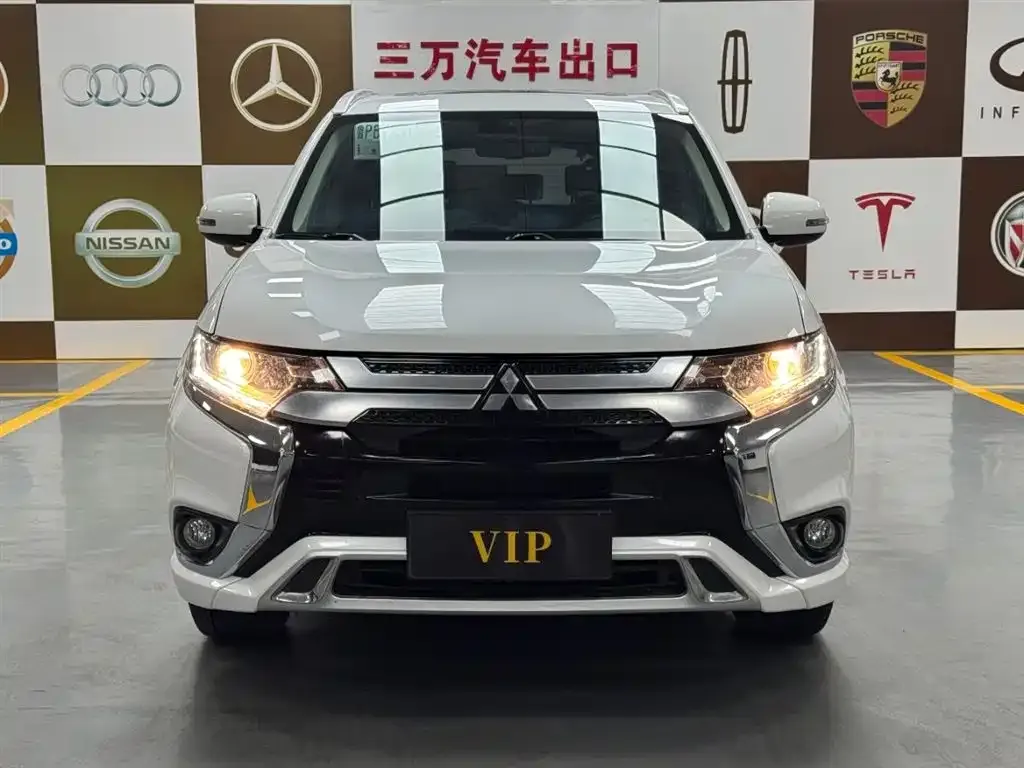 Mitsubishi Outlander — фото 3