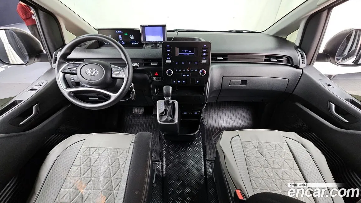 Hyundai Staria 2023 из KR, фото 2