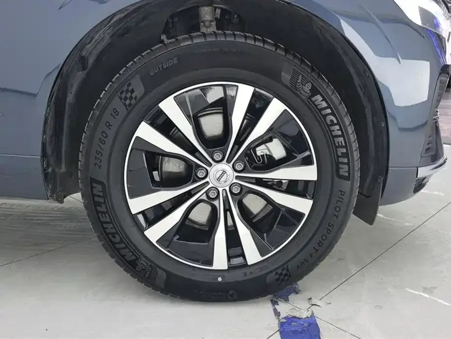 Volvo XC60 2024 из CN, фото 10