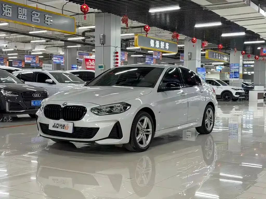 BMW 1 Series 2022 из CN, фото 1