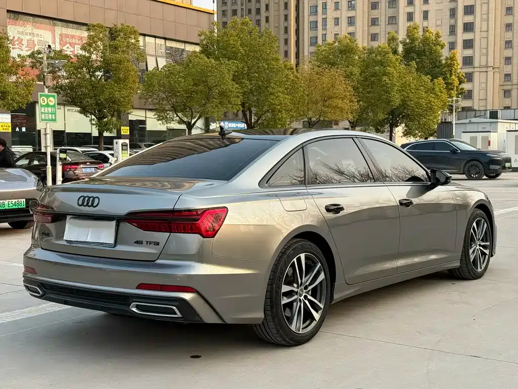Audi A6L — фото 7