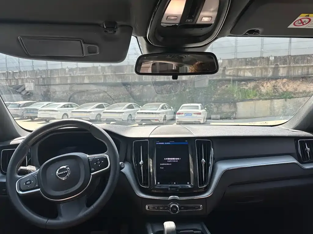 Volvo XC60 — фото 4