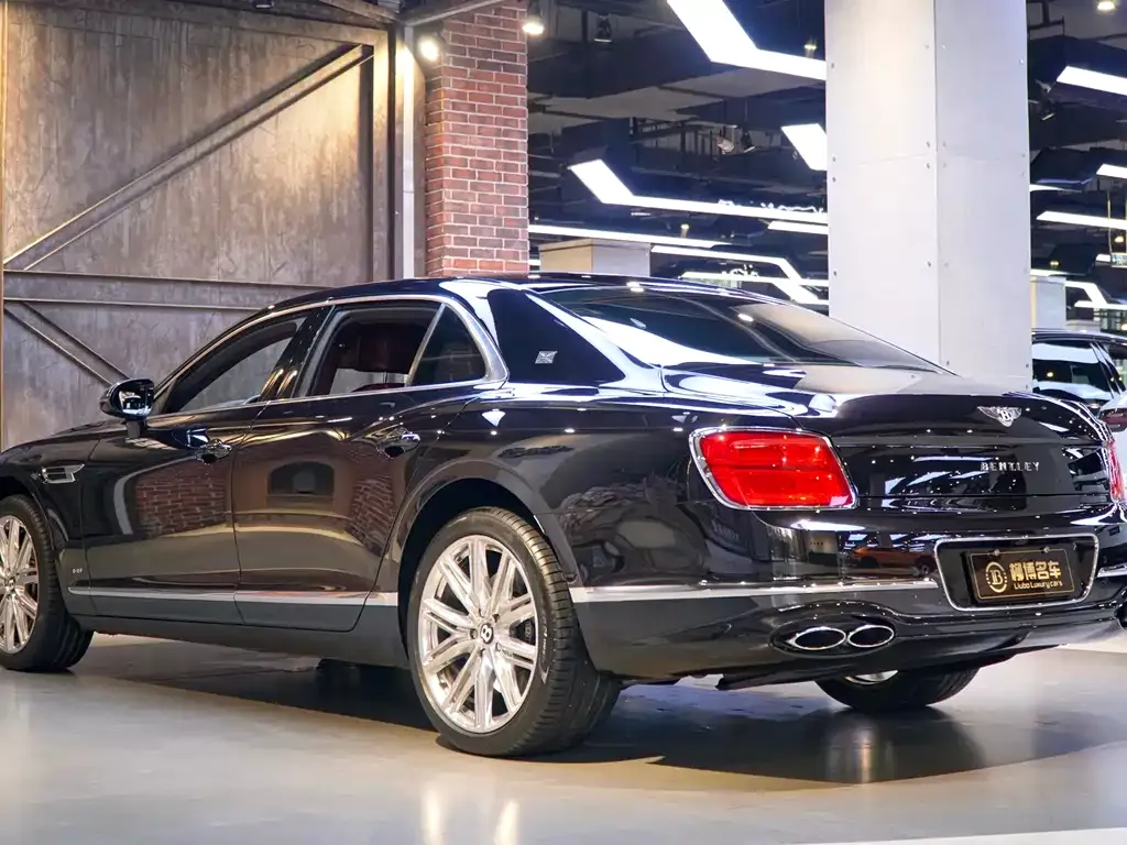 Bentley Flying Spur — фото 8