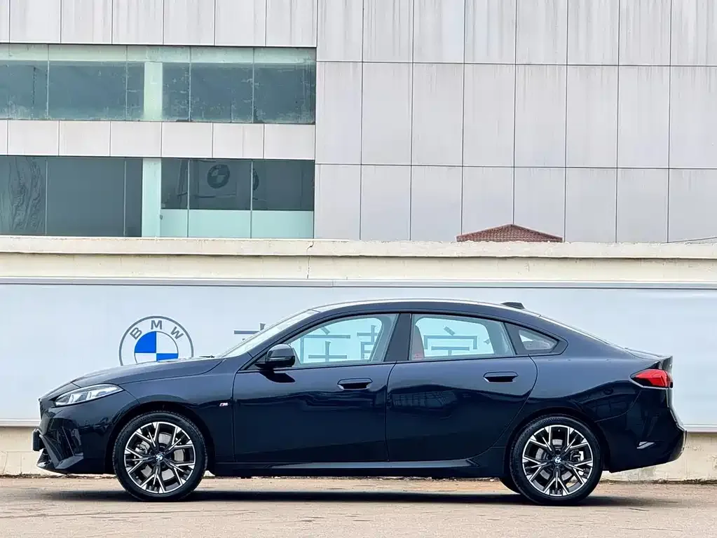 BMW 2 Series 2025 из CN, фото 3