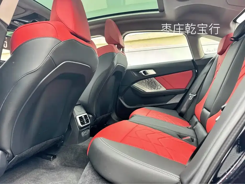 BMW 2 Series 2025 из CN, фото 2