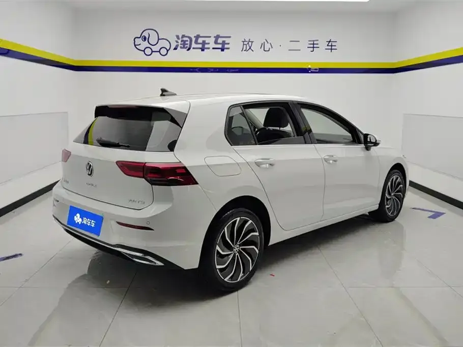 Volkswagen Golf 2023 из CN, фото 5