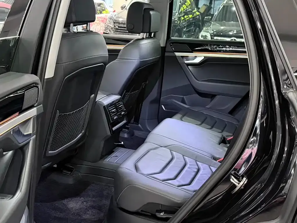Volkswagen Touareg 2022 из CN, фото 9