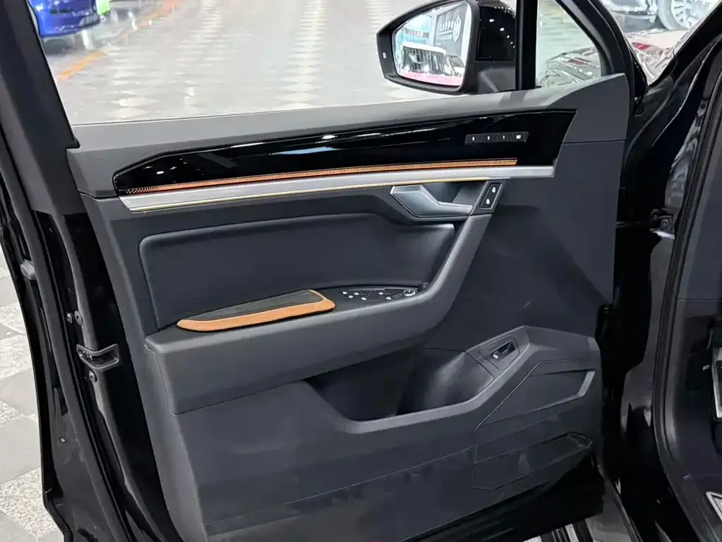 Volkswagen Touareg 2022 из CN, фото 3