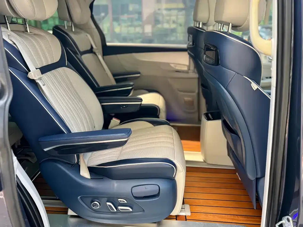 Roewe iMAX8 — фото 3