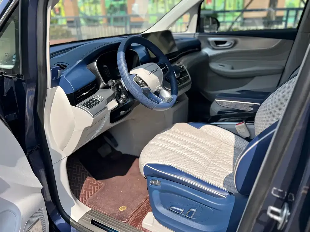 Roewe iMAX8 — фото 2