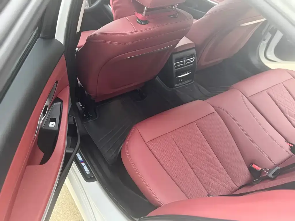 BMW 3 Series 2024 из CN, фото 2