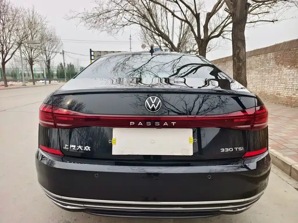 Volkswagen Passat — фото 8