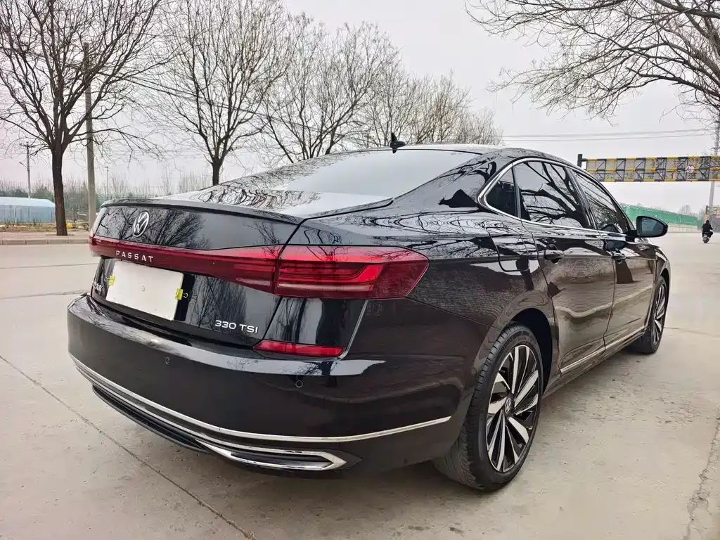 Volkswagen Passat — фото 10