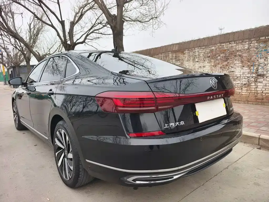 Volkswagen Passat — фото 4