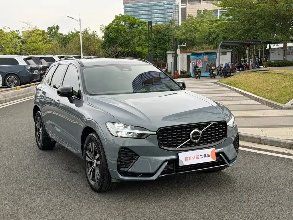 Volvo XC60 — фото 9
