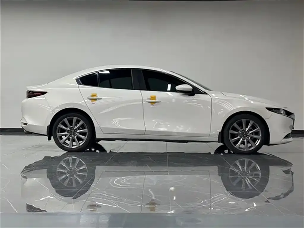Mazda 3 Axela 2021 из CN, фото 4