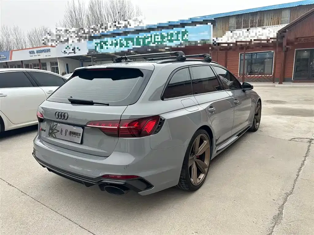 Audi RS 4 2024 из CN, фото 8