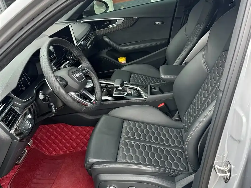 Audi RS 4 2024 из CN, фото 5