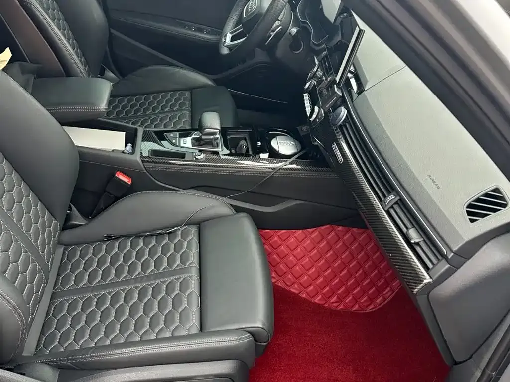 Audi RS 4 2024 из CN, фото 7