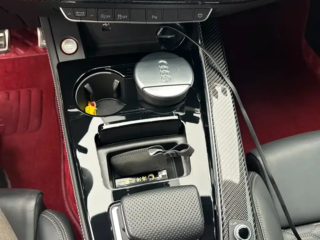 Audi RS 4 2024 из CN, фото 4
