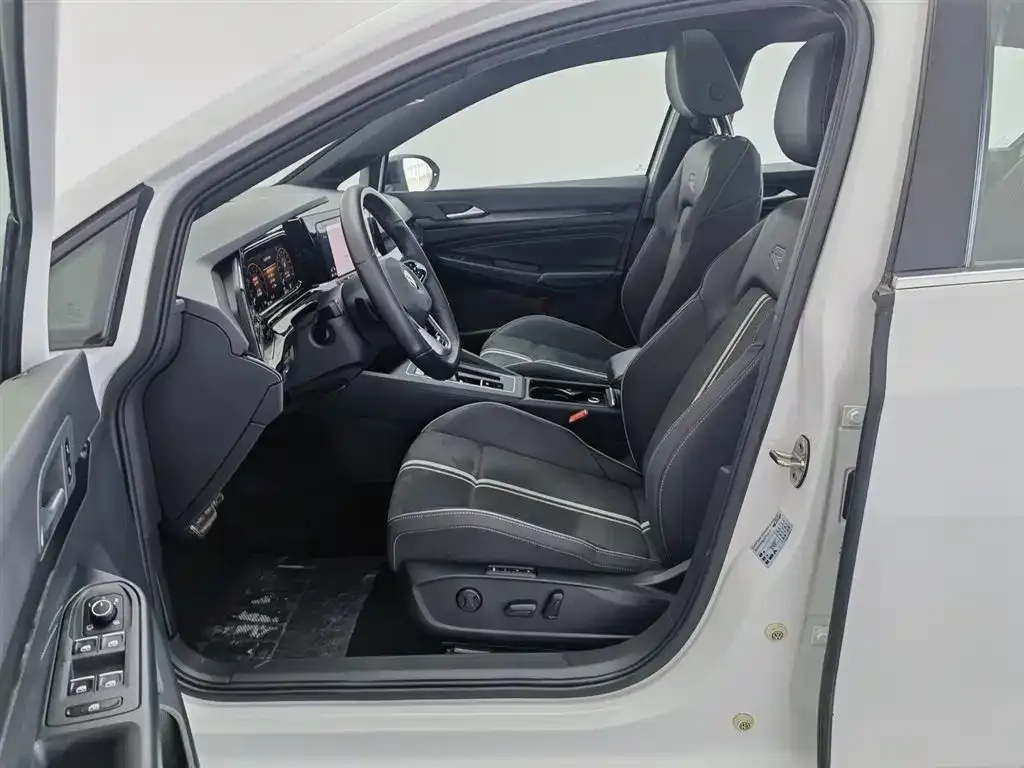 Volkswagen Golf 2021 из CN, фото 10
