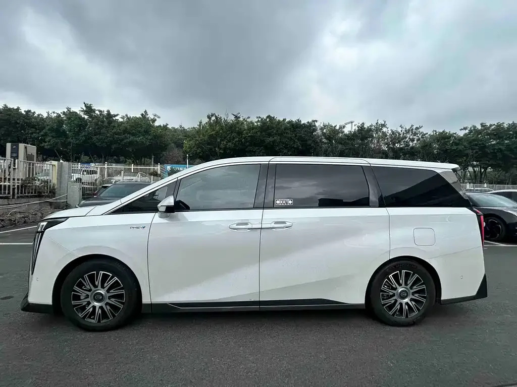 GAC Motor Trumpchi E9 — фото 2