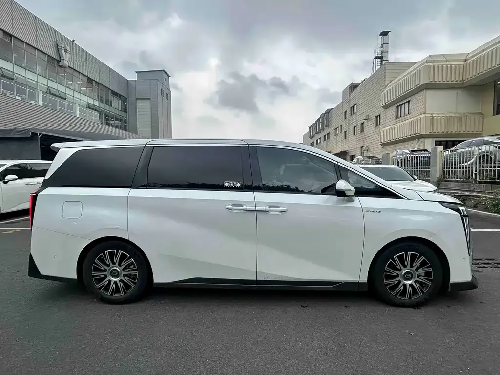 GAC Motor Trumpchi E9 — фото 3