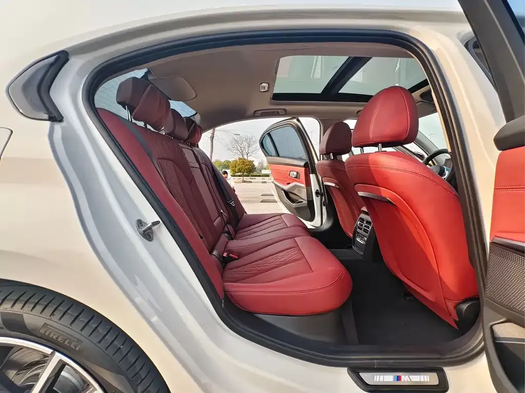 BMW 3 Series 2023 из CN, фото 3