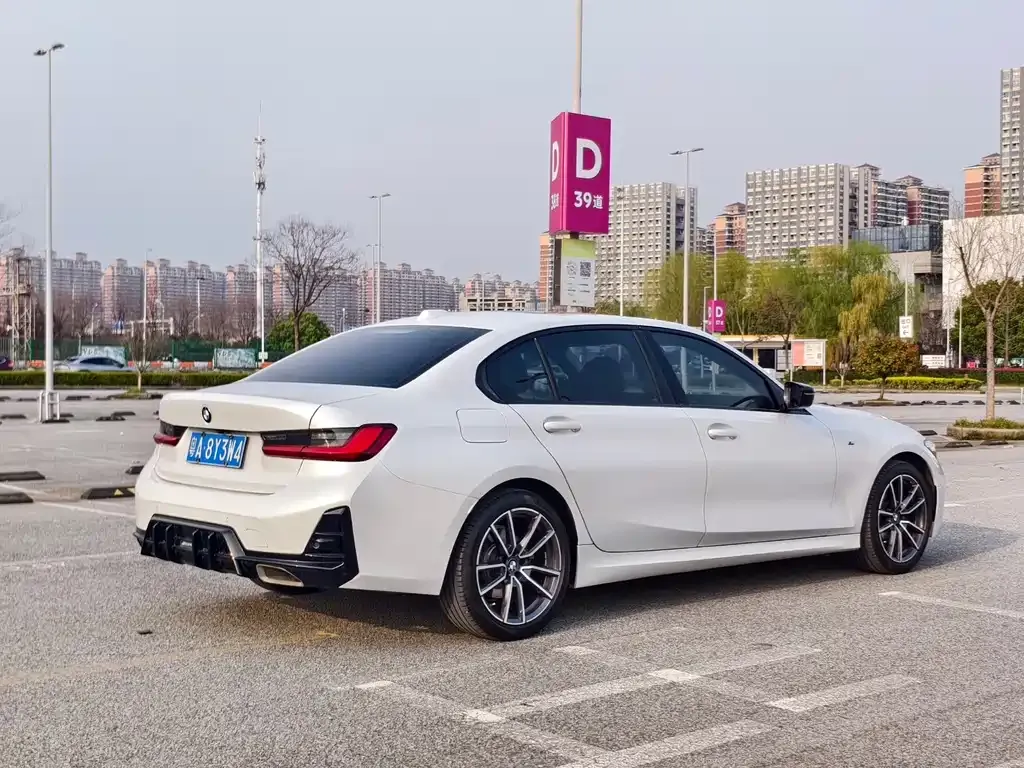 BMW 3 Series 2023 из CN, фото 7