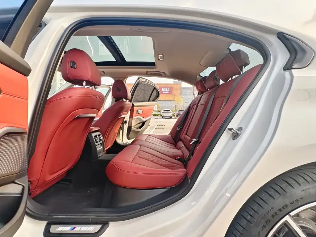 BMW 3 Series 2023 из CN, фото 4