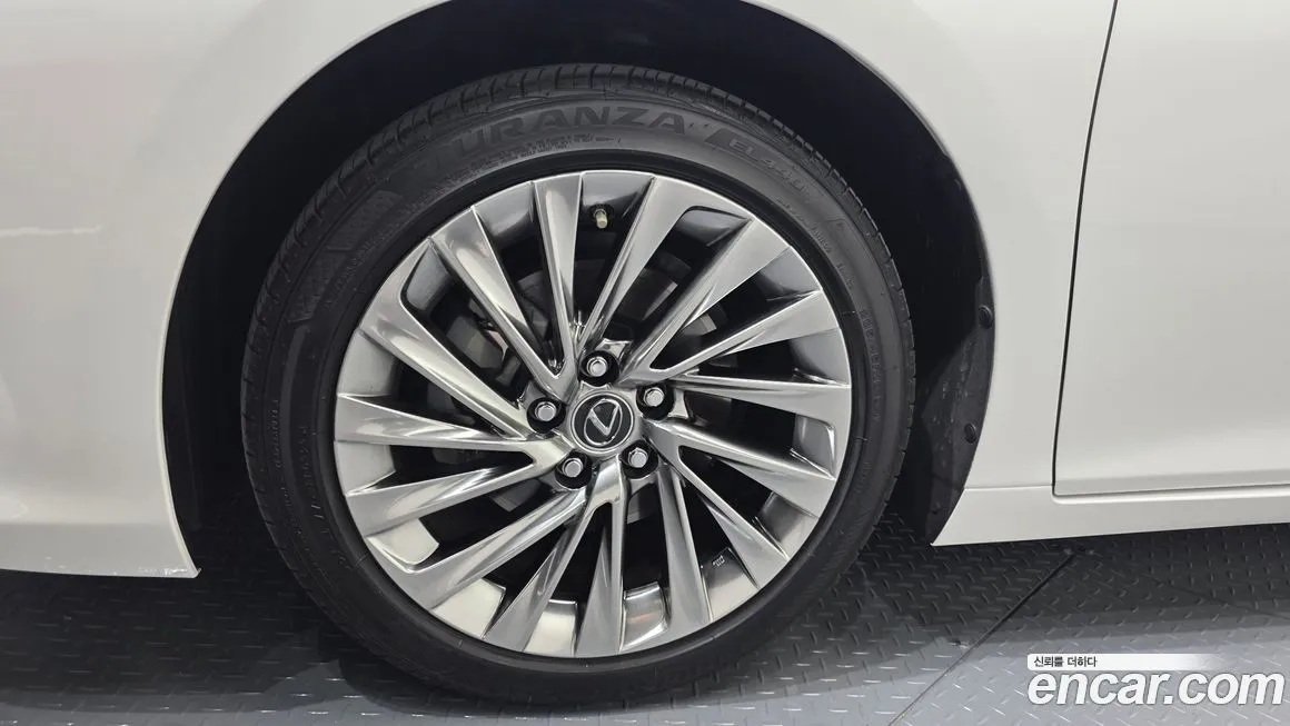 Lexus ES 2023 из KR, фото 5
