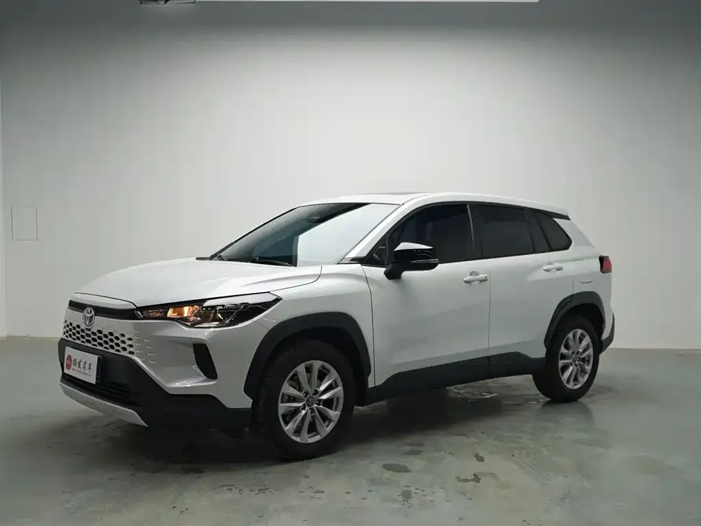 Toyota Corolla Cross — фото 1