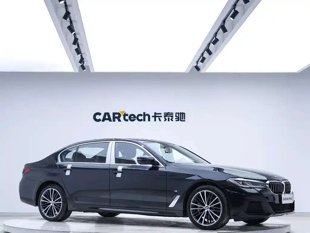 BMW 5 Series — фото 10
