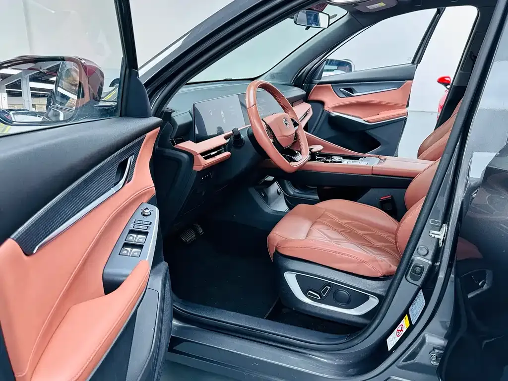 Changan CS75PLUS 2023 из CN, фото 2