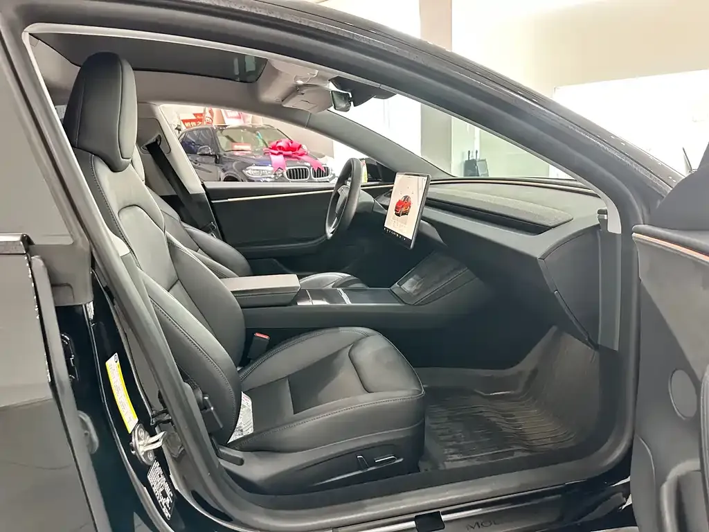 Tesla Model 3 — фото 6