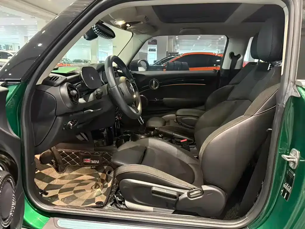MINI Cooper (3-door) 2021 из CN, фото 2