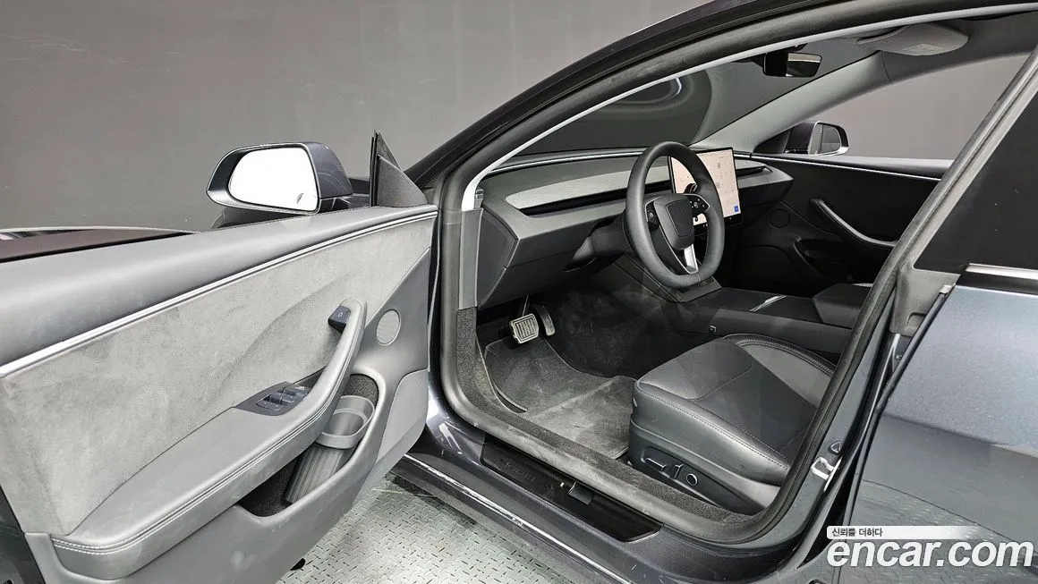 Tesla Model 3 — фото 10